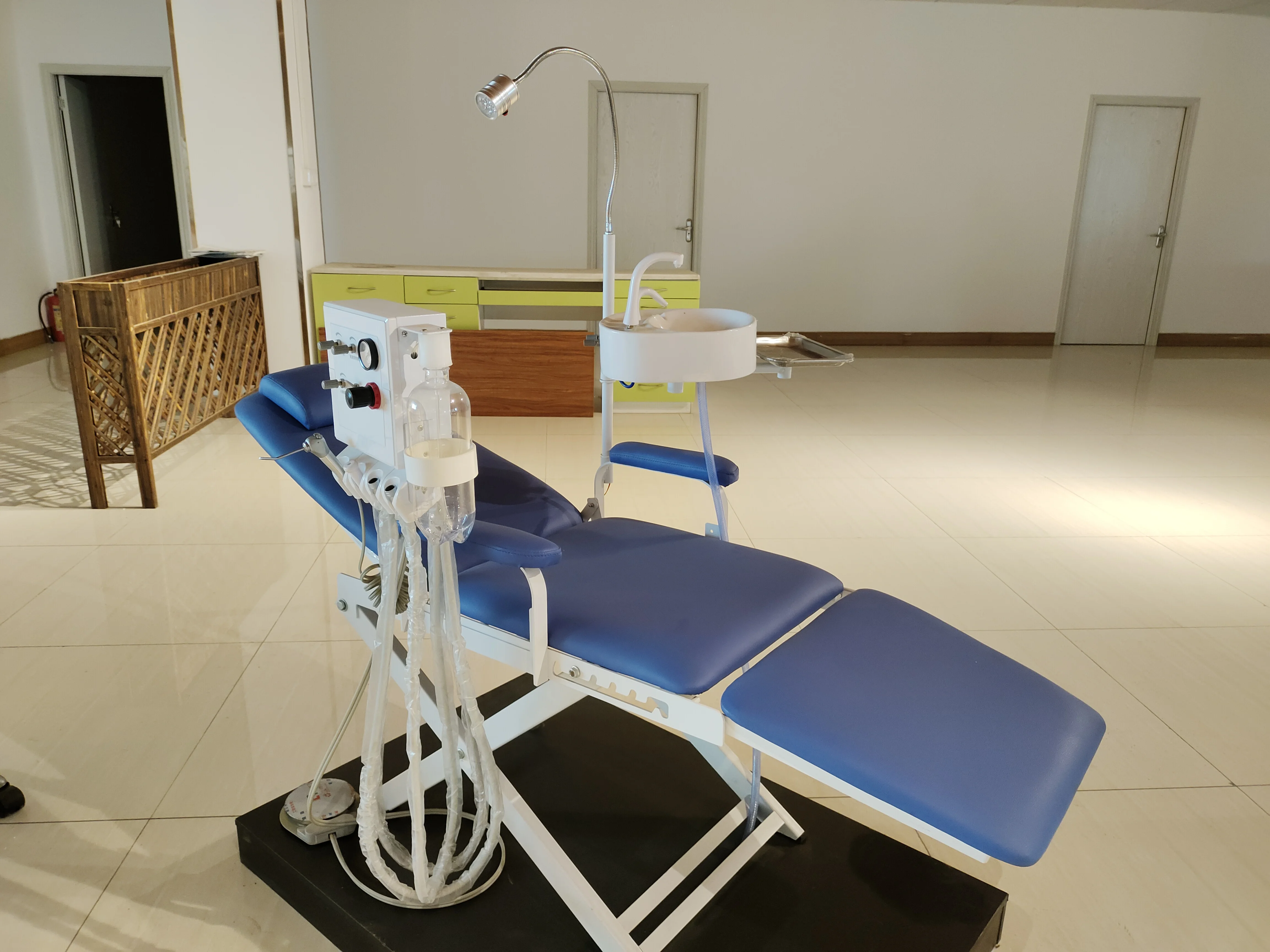 Low Price Dental Portable Chair with Turbine Dental Examination Equipment Convenient and Comfortable High Quality 4