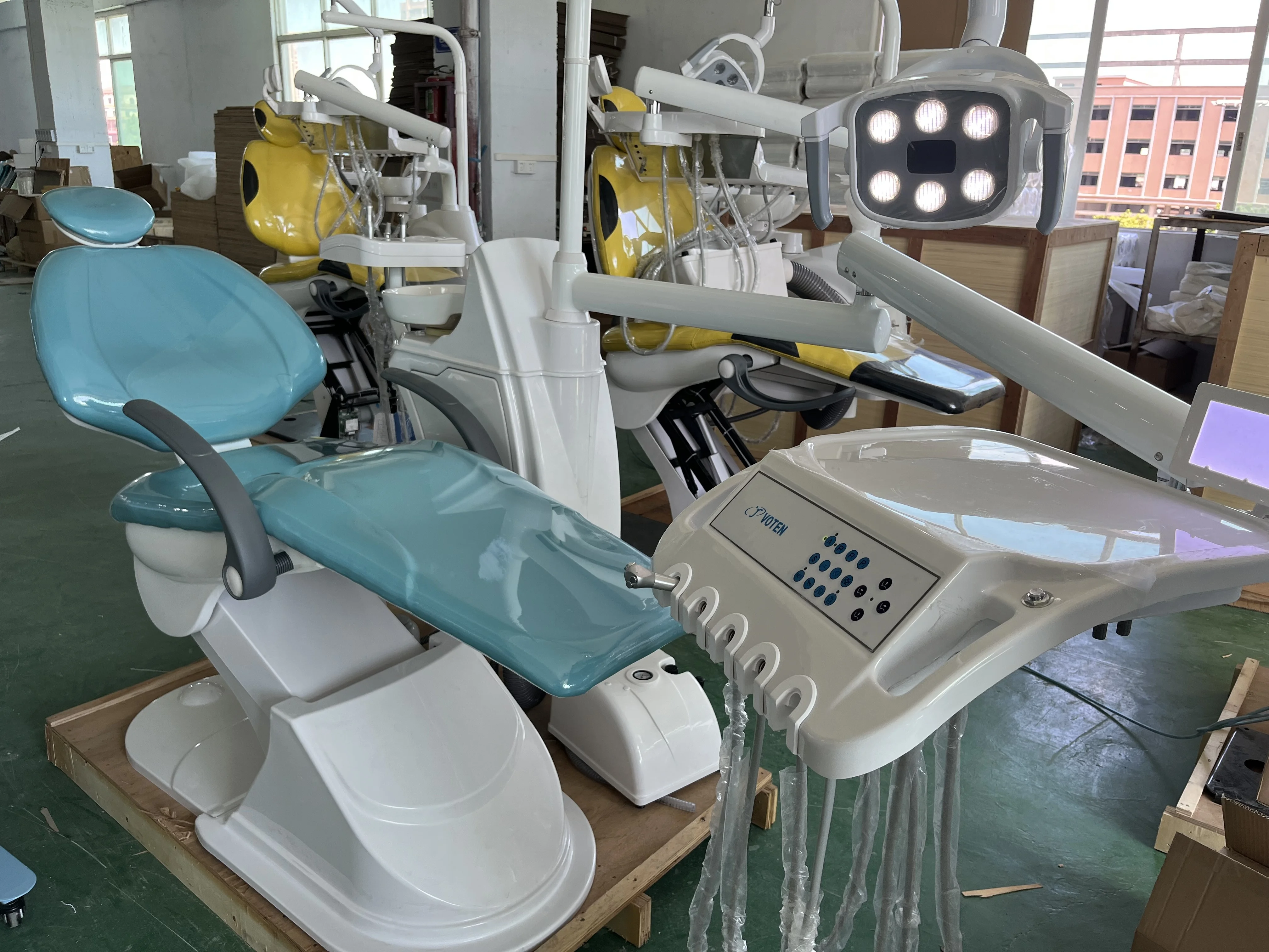 Manufacturer Low Price Dental Chair With Memory System LED Light Dentist Chair High Quality Clinic Equipment 2